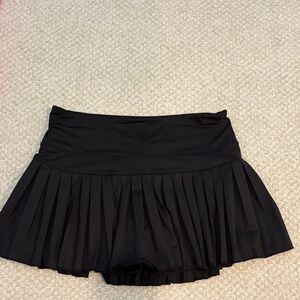 Goldhinge Women's Black Pleated Skort